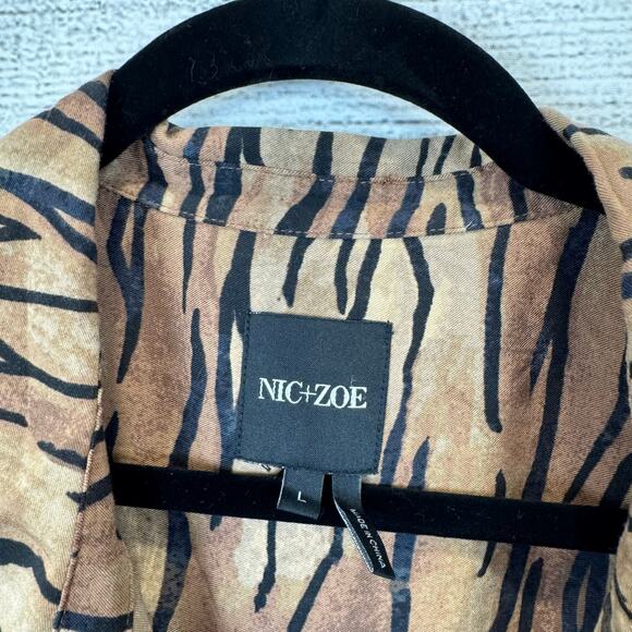 Nic & Zoe Women's Brown & Black Zebra Print Button Up Blouse Size Large - Picture 8 of 8